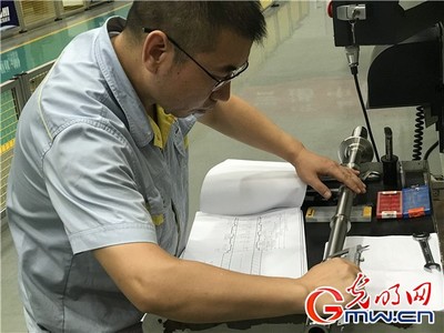 向他们学习--勇于实践 成就梦想 教学设备的研究